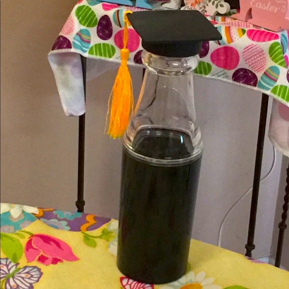 Graduation Water Bottles 14 👩‍🎓 👨‍🎓 🎓 - Picture 1 of 6
